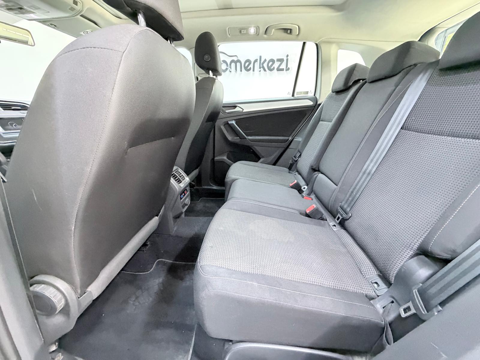 VOLKSWAGEN TIGUAN 5